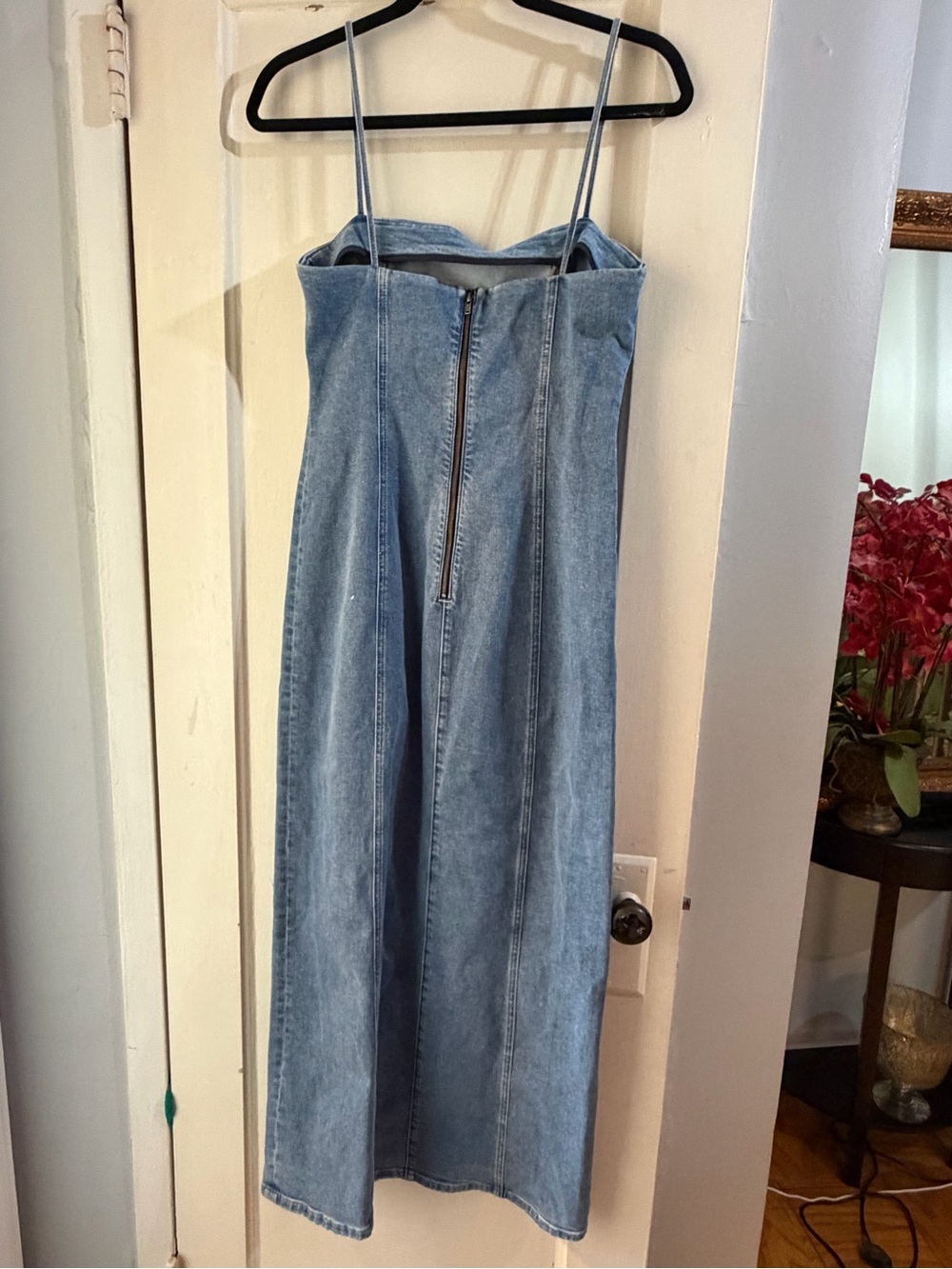 Alice + Olivia Nakisha Midi Dress Denim 8 - Picture 13 of 14